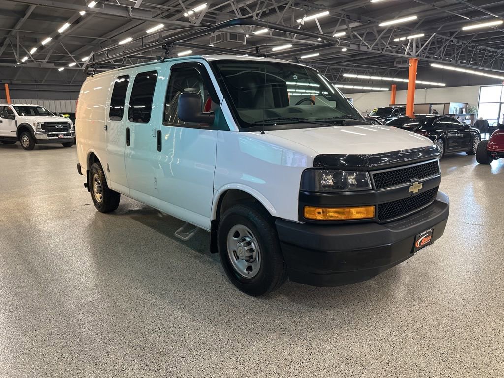 Used 2018 Chevrolet Express 2500 image 2