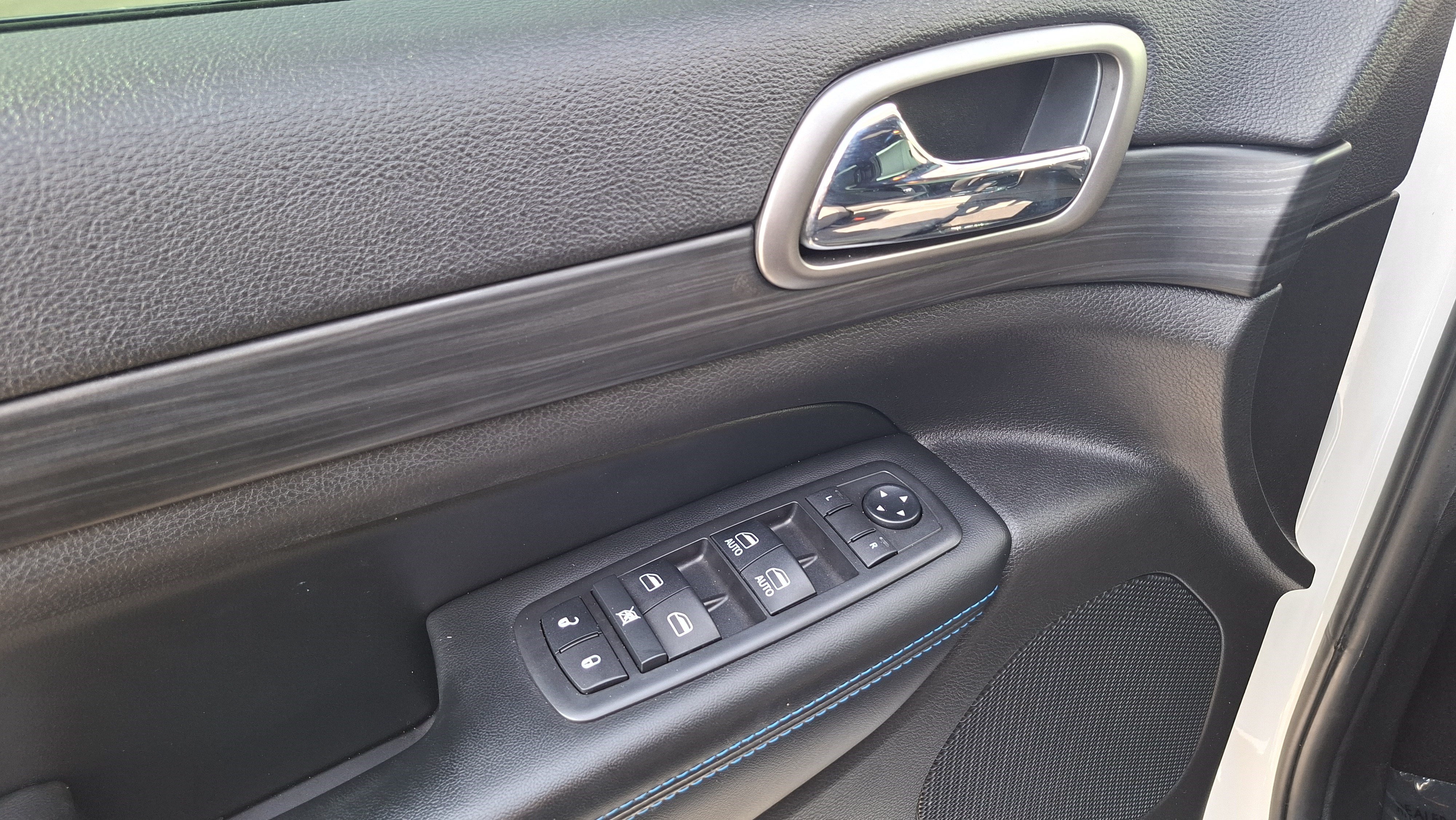 Used 2019 Jeep Grand Cherokee Laredo RWD image 17