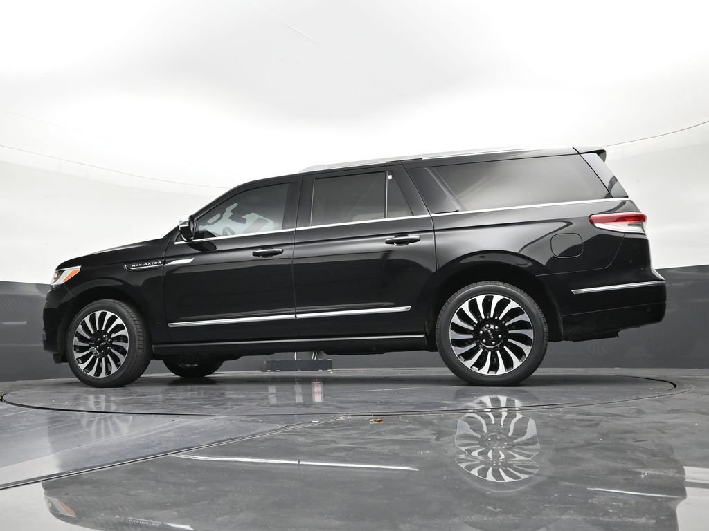 Used 2024 Lincoln Navigator L Black Label AWD/4WD image 22