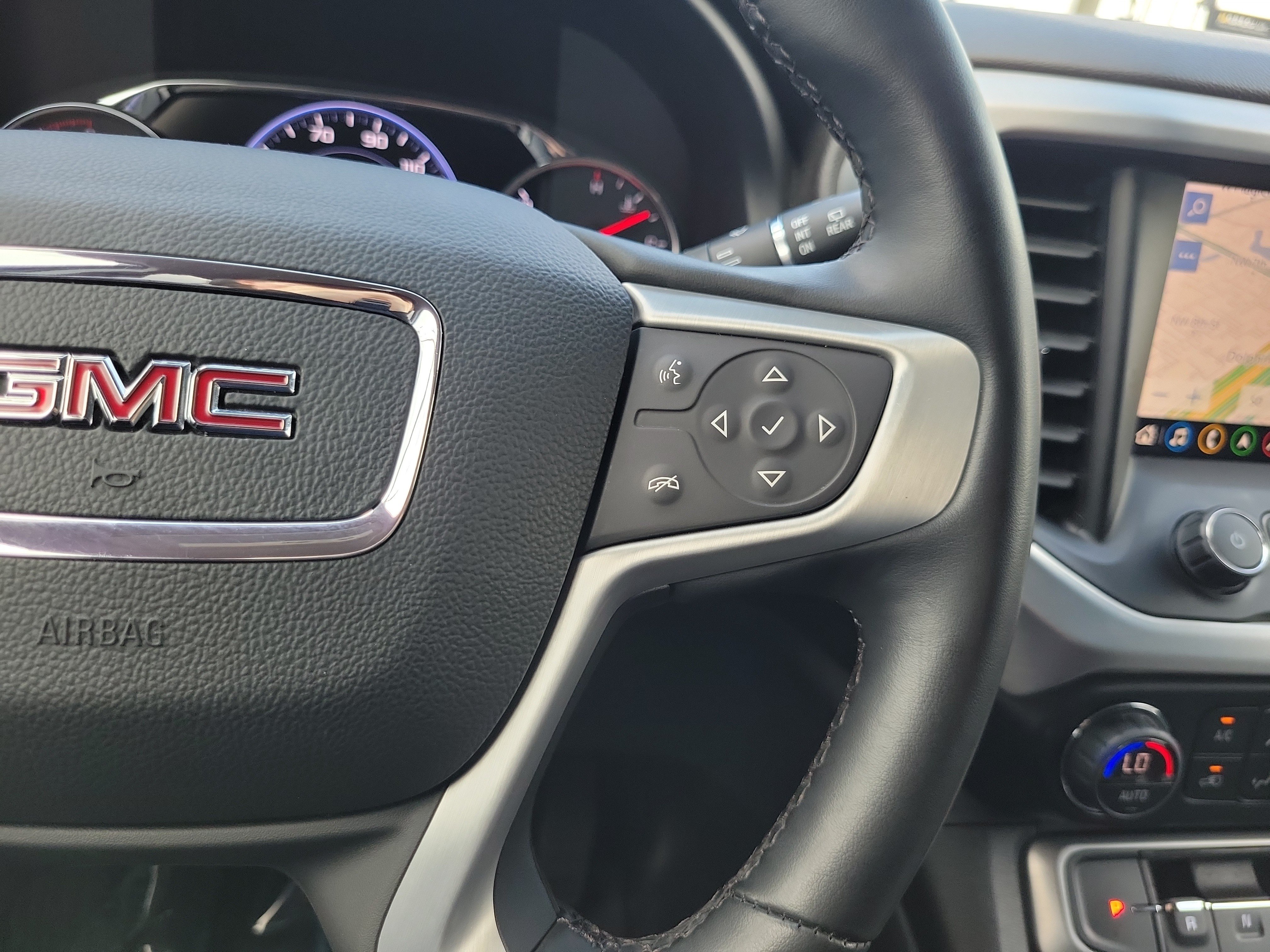 Used 2023 GMC Acadia SLT w/ Technology Package FWD image 22
