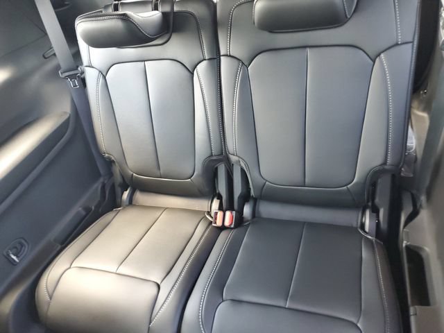 New 2026 Jeep Grand Cherokee L Limited w/ Limited Altitude Package AWD/4WD image 11