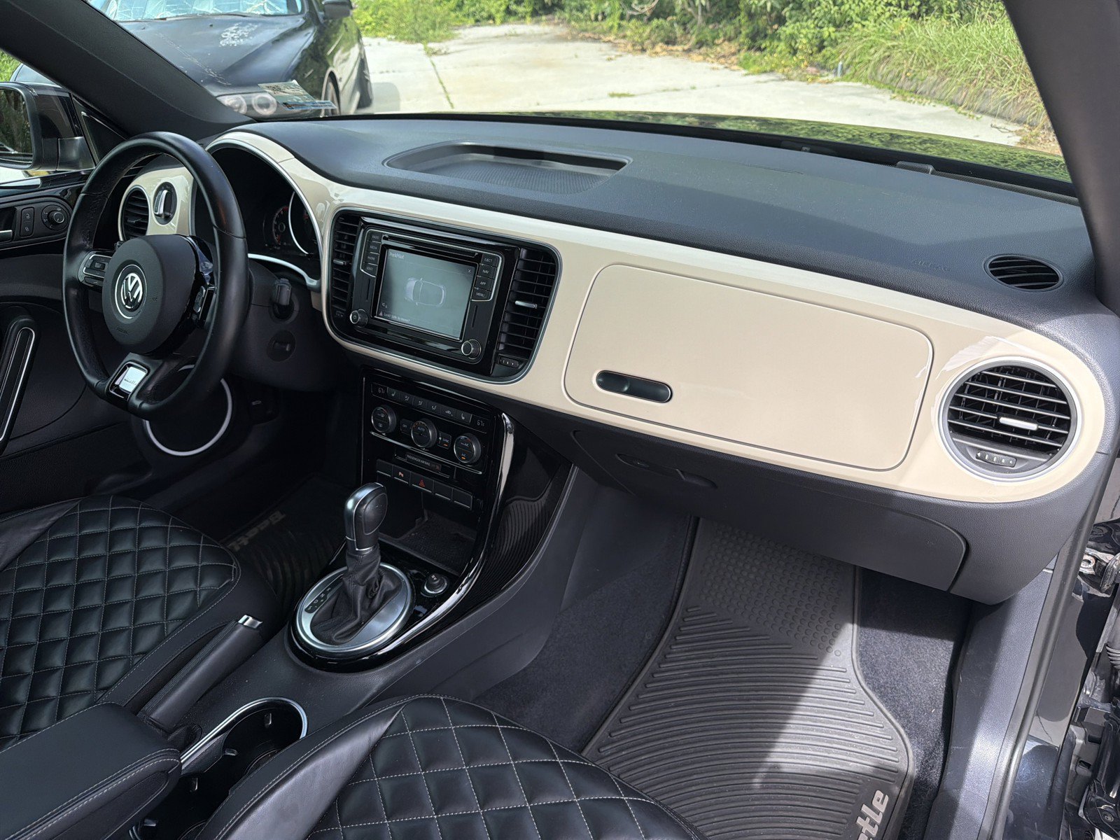 Used 2019 Volkswagen Beetle 2.0T SE FWD image 27