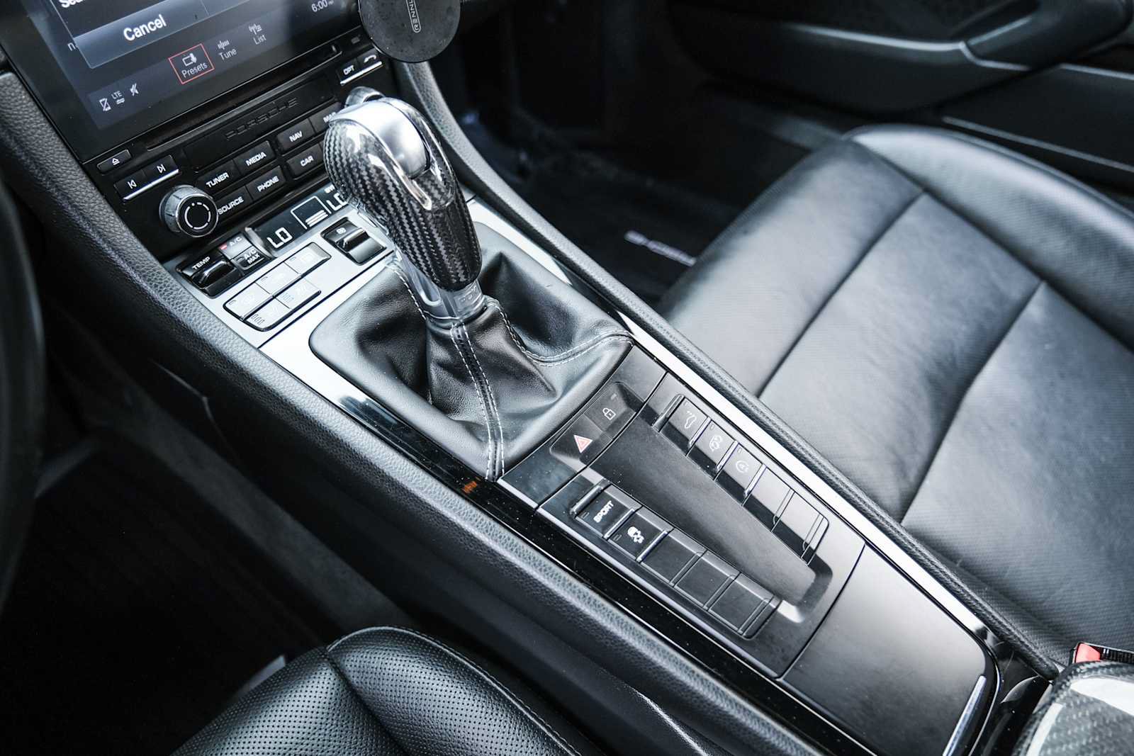 Used 2019 Porsche 718 Cayman RWD image 33