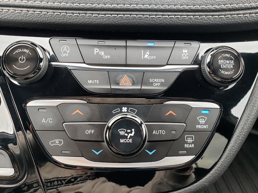 Used 2023 Chrysler Pacifica Touring-L w/ S Appearance Package image 18