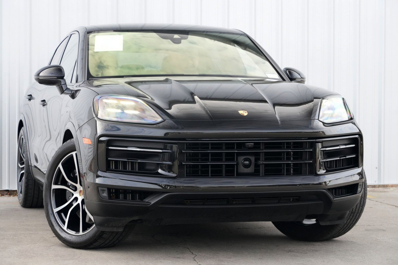 Used 2024 Porsche Cayenne S AWD/4WD image 4