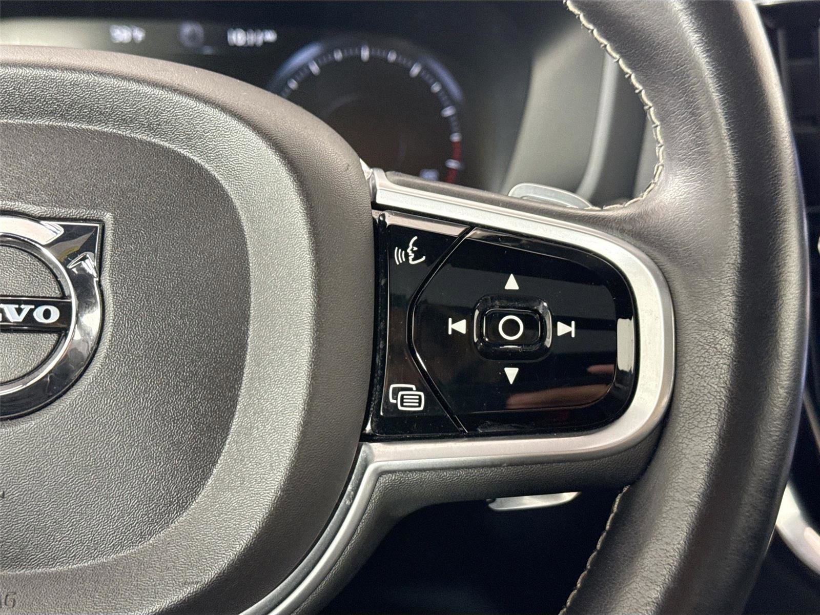 Used 2019 Volvo S60 T5 R-Design image 20