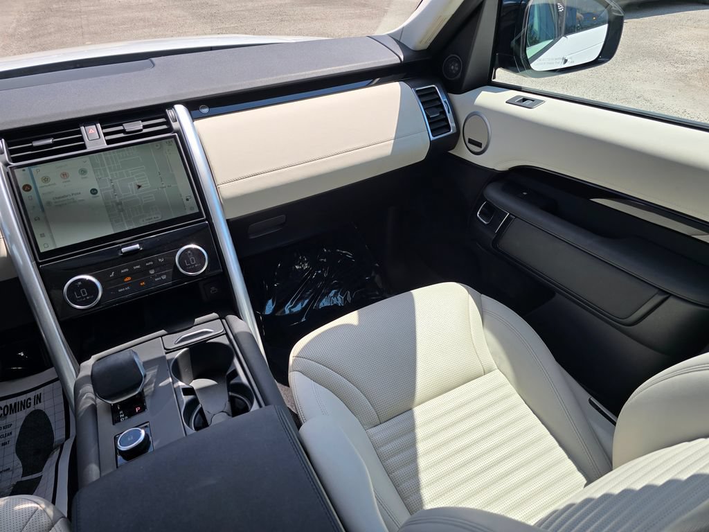 Used 2025 Land Rover Discovery S AWD/4WD image 45