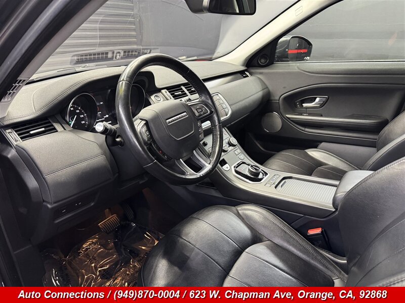 Used 2019 Land Rover Range Rover Evoque SE AWD/4WD image 11