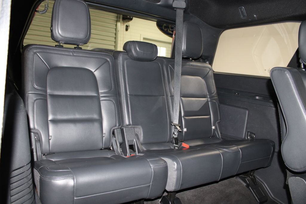 Used 2023 Lincoln Navigator Reserve AWD/4WD image 35