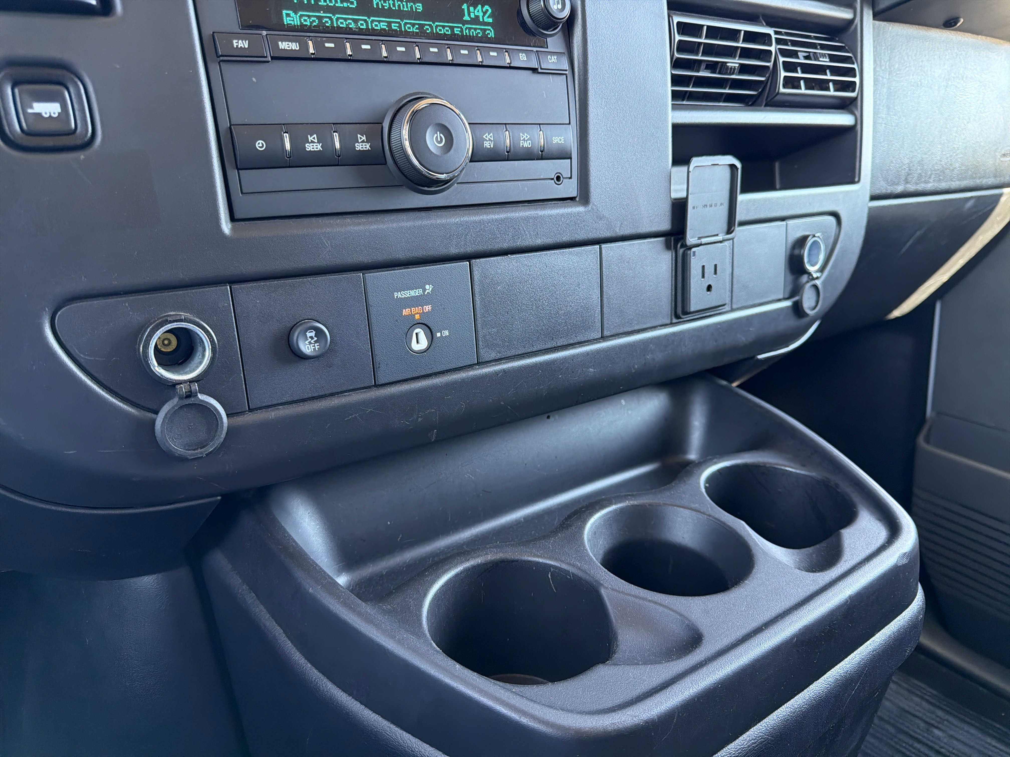 Used 2024 Chevrolet Express 2500 w/ Driver Convenience Package image 20