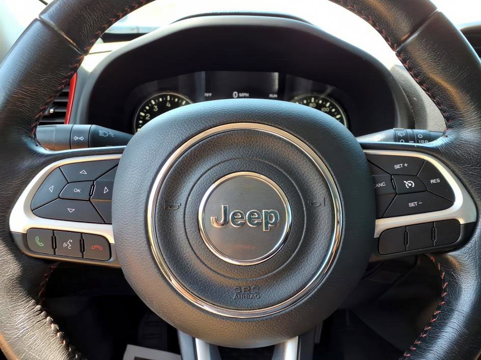 Used 2017 Jeep Renegade Trailhawk image 24