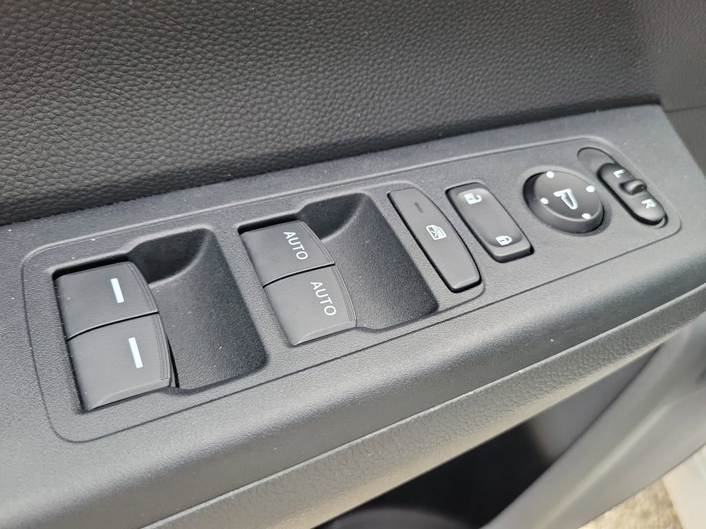 Used 2025 Honda CR-V EX image 19