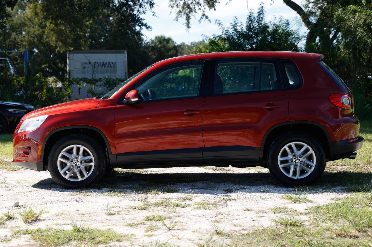 Used 2011 Volkswagen Tiguan S FWD image 3