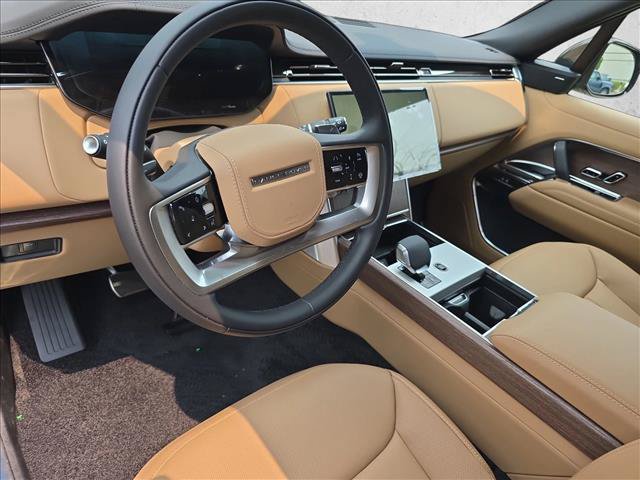 New 2026 Land Rover Range Rover Long Wheelbase SE AWD/4WD image 18