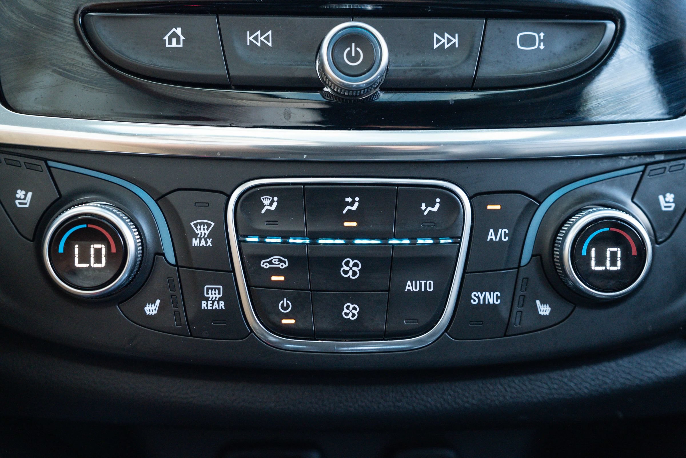 Used 2020 Chevrolet Traverse High Country AWD/4WD image 30