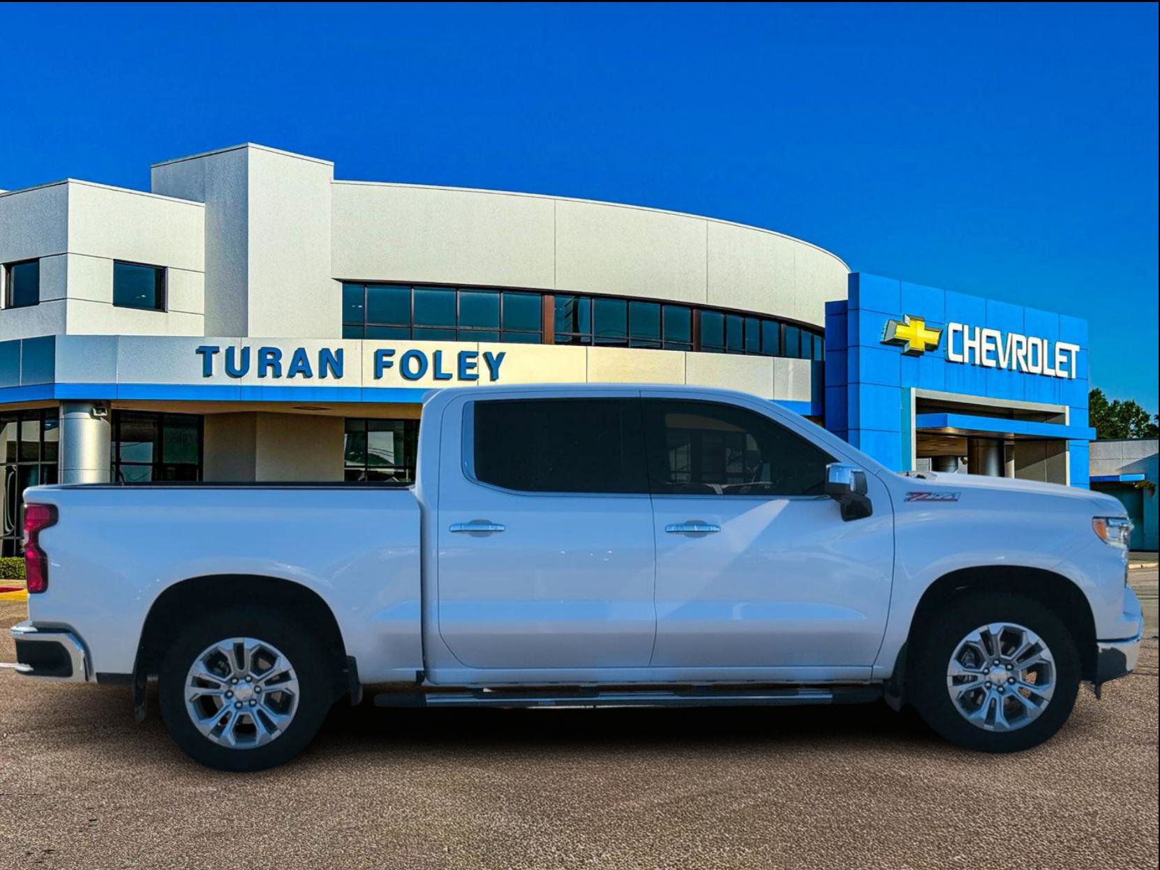 Used 2025 Chevrolet Silverado 1500 LTZ w/ Z71 Off-Road Package image 6