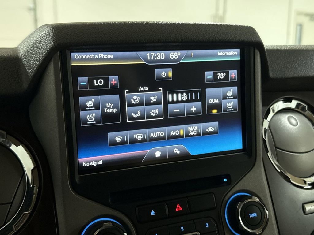 Used 2015 Ford F250 Lariat w/ Lariat Interior Package image 16