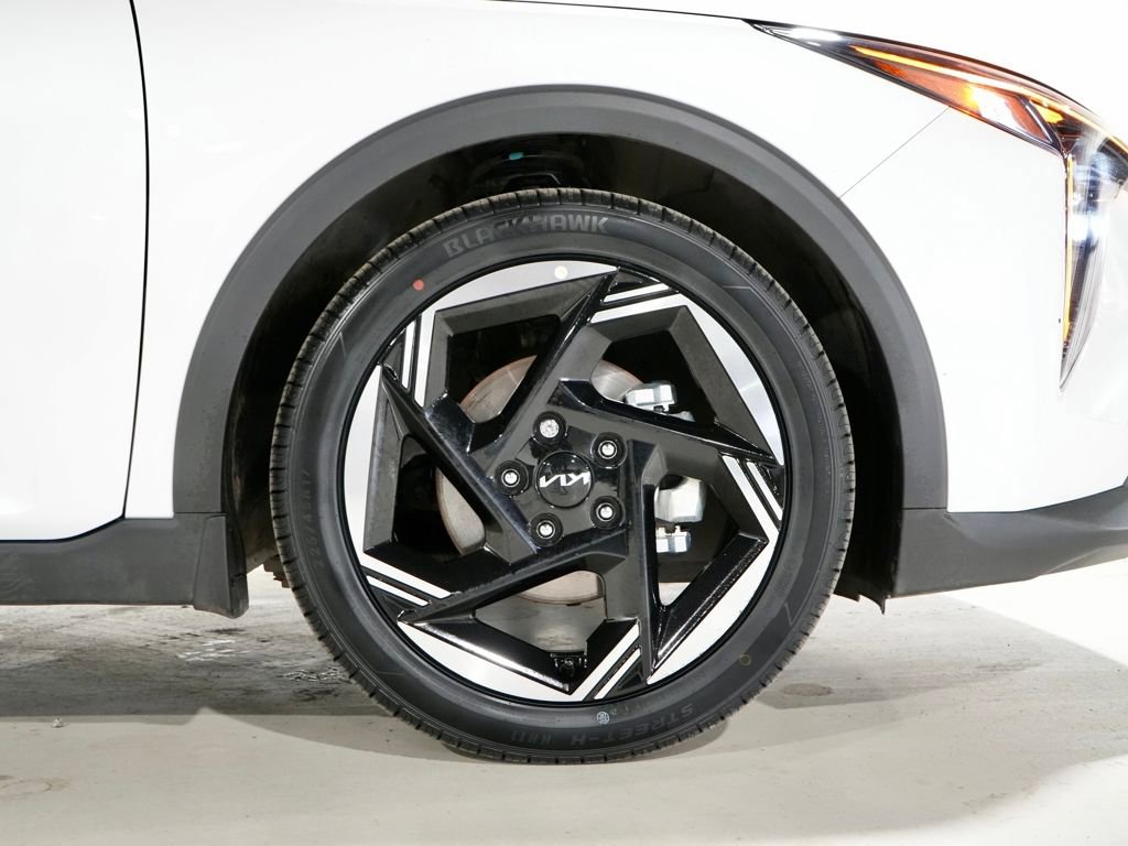 Used 2025 Kia K4 EX image 31