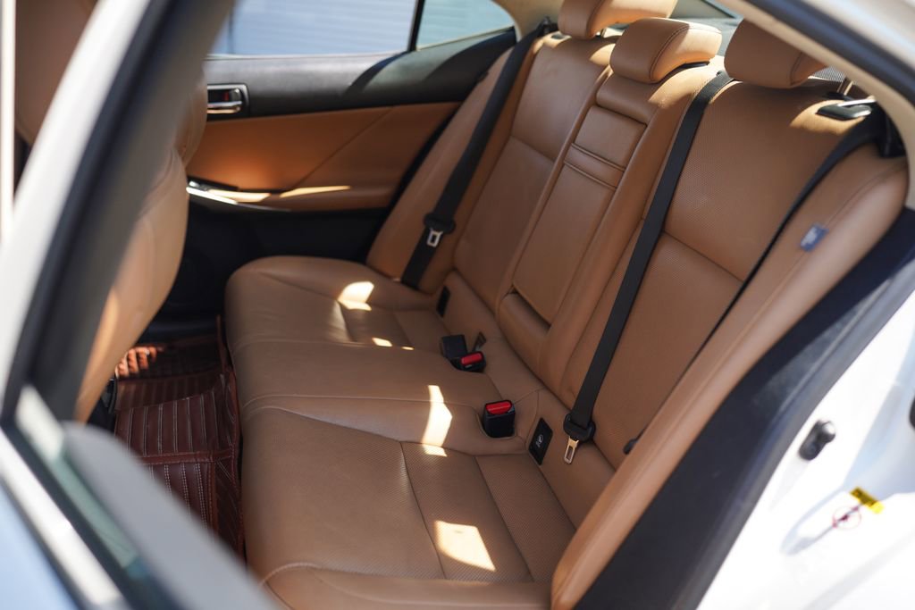 Used 2016 Lexus IS 200t w/ Premium Package RWD image 24