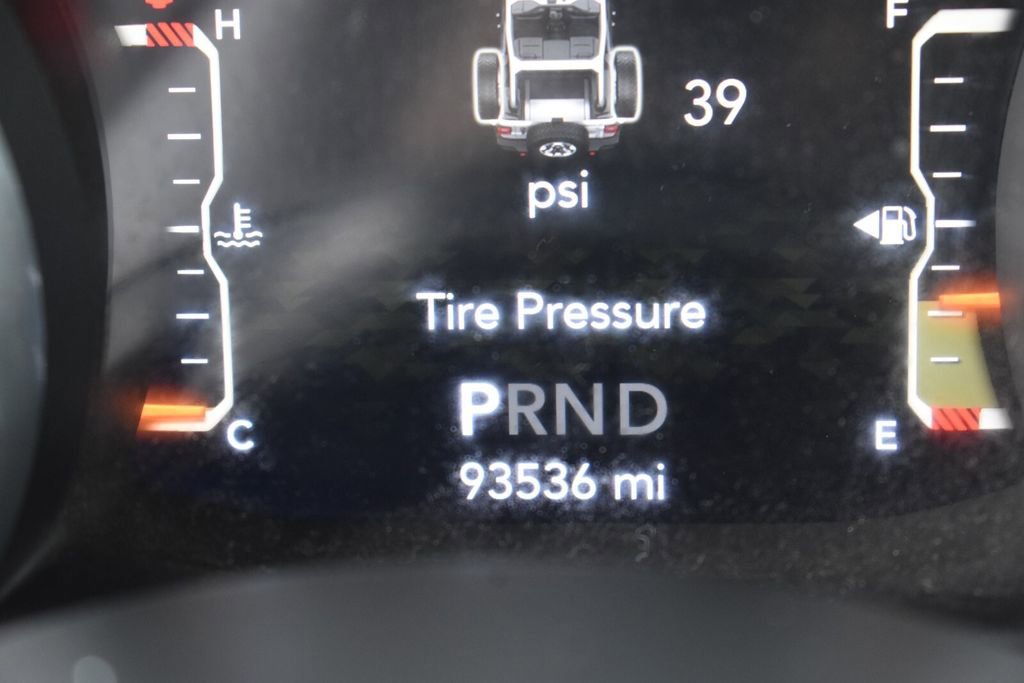 Used 2018 Jeep Wrangler Unlimited Sahara image 29