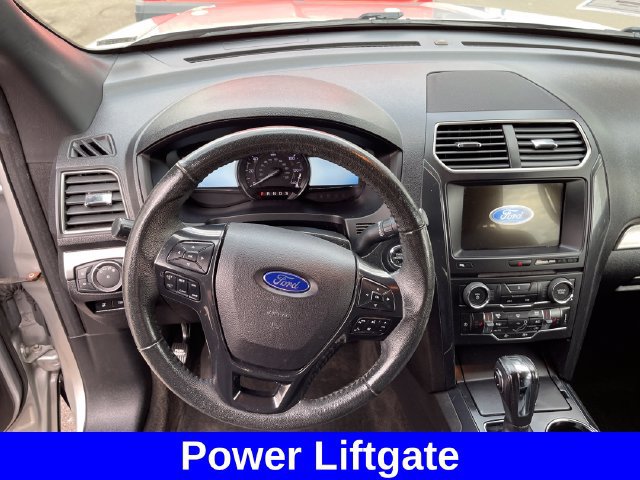 Used 2018 Ford Explorer XLT w/ Equipment Group 202A AWD/4WD image 14