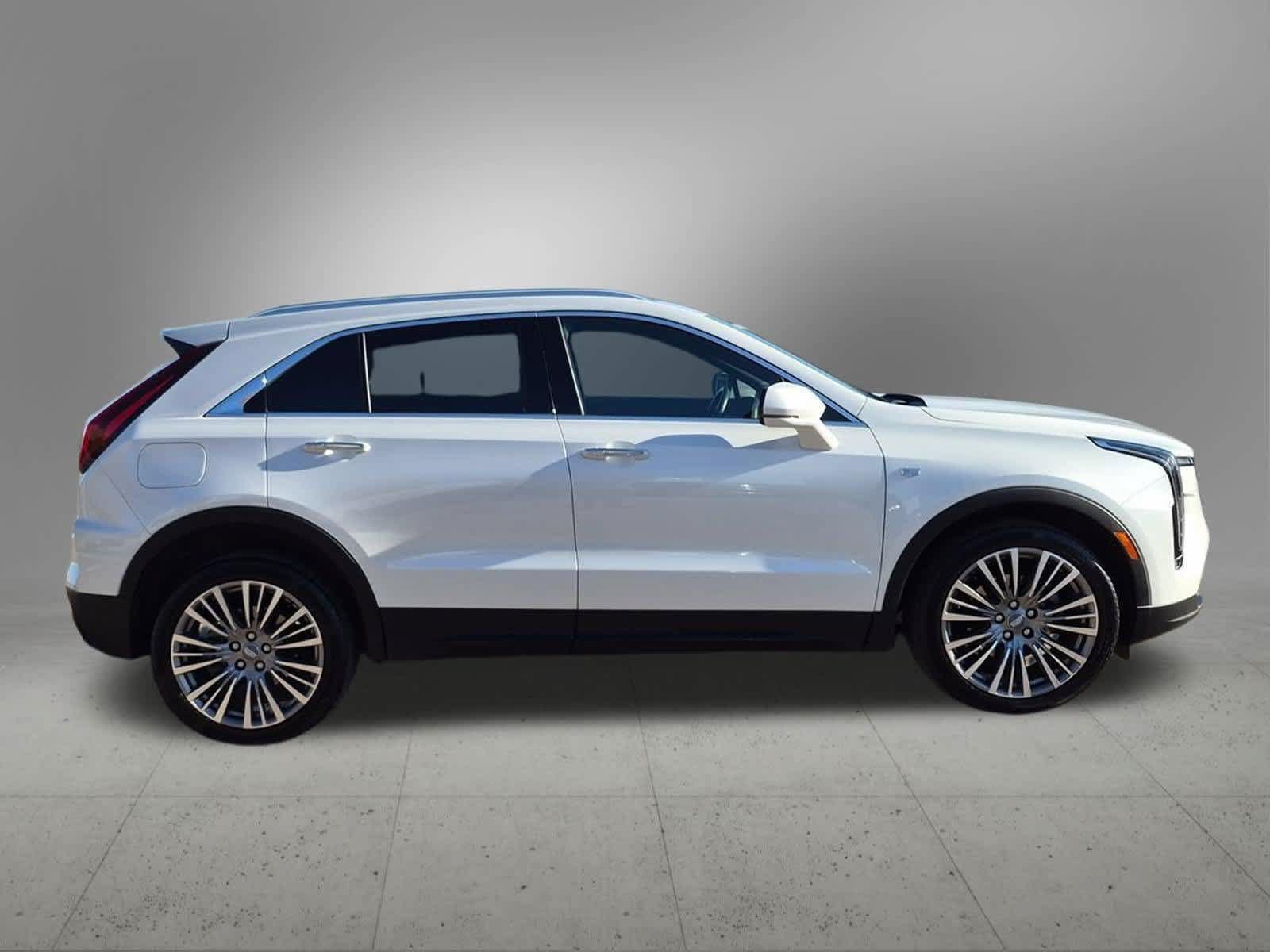 Used 2024 Cadillac XT4 Premium Luxury AWD/4WD image 7