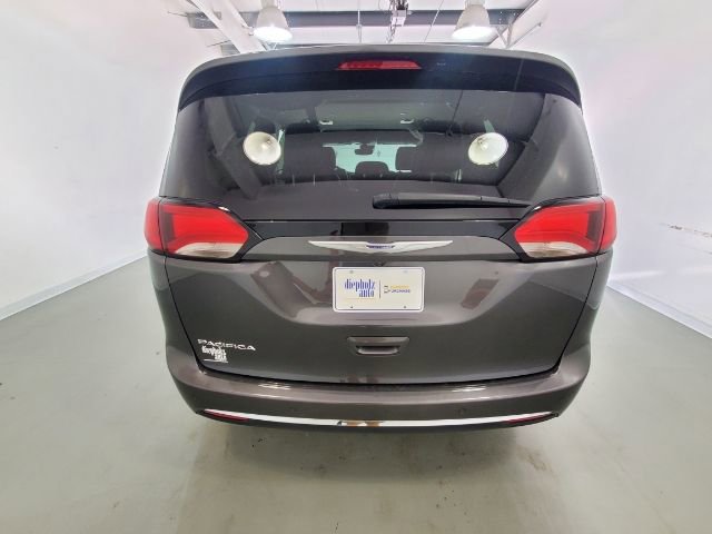 Used 2020 Chrysler Pacifica Touring-L Plus w/ Advanced Safetytec Group image 7