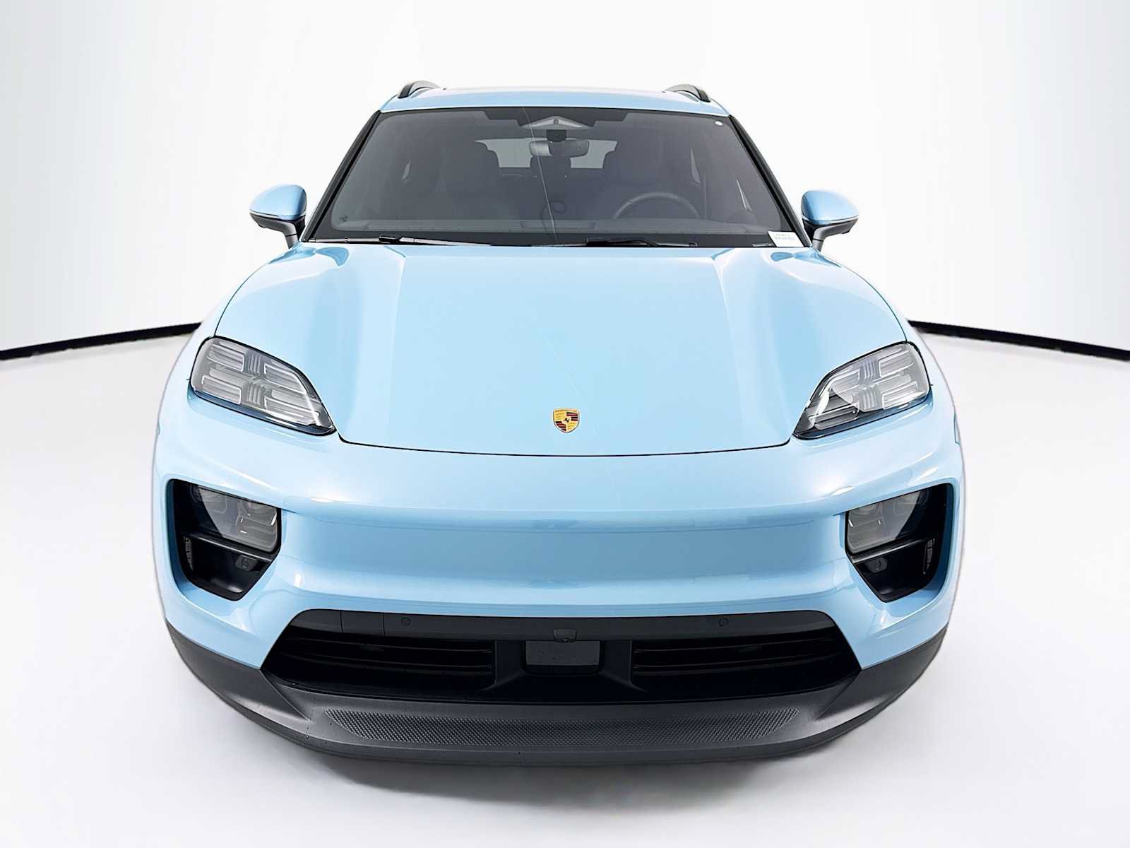 Used 2026 Porsche Macan Electric RWD image 6
