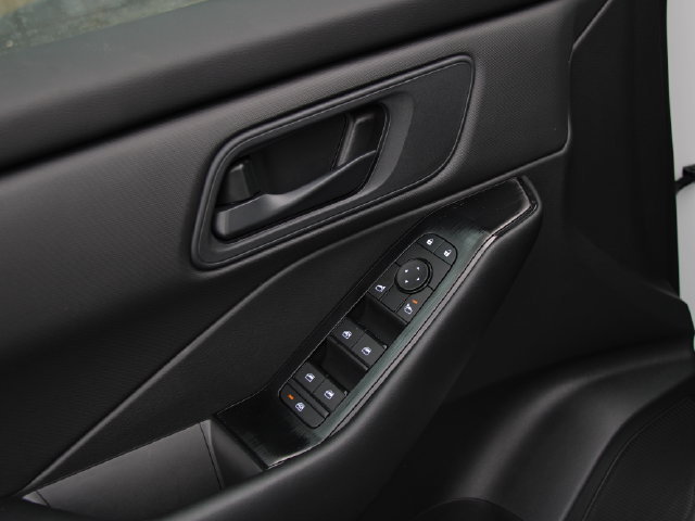 Certified 2025 Nissan Rogue S AWD/4WD image 15