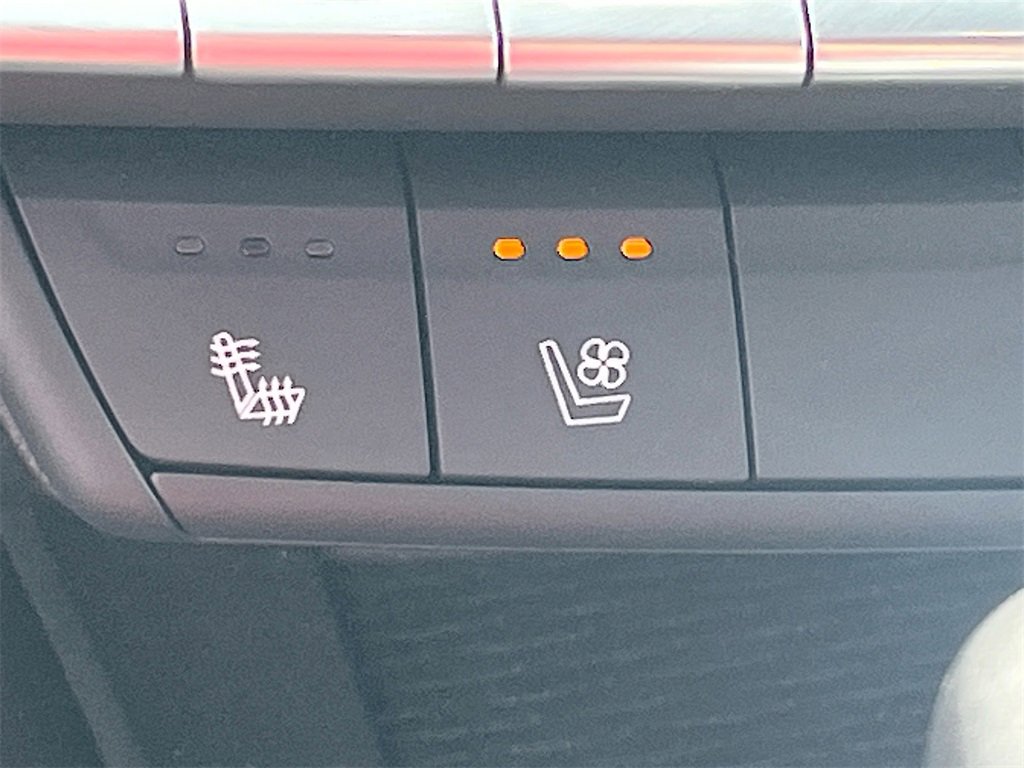 Used 2025 Cadillac CT4 Premium Luxury image 21