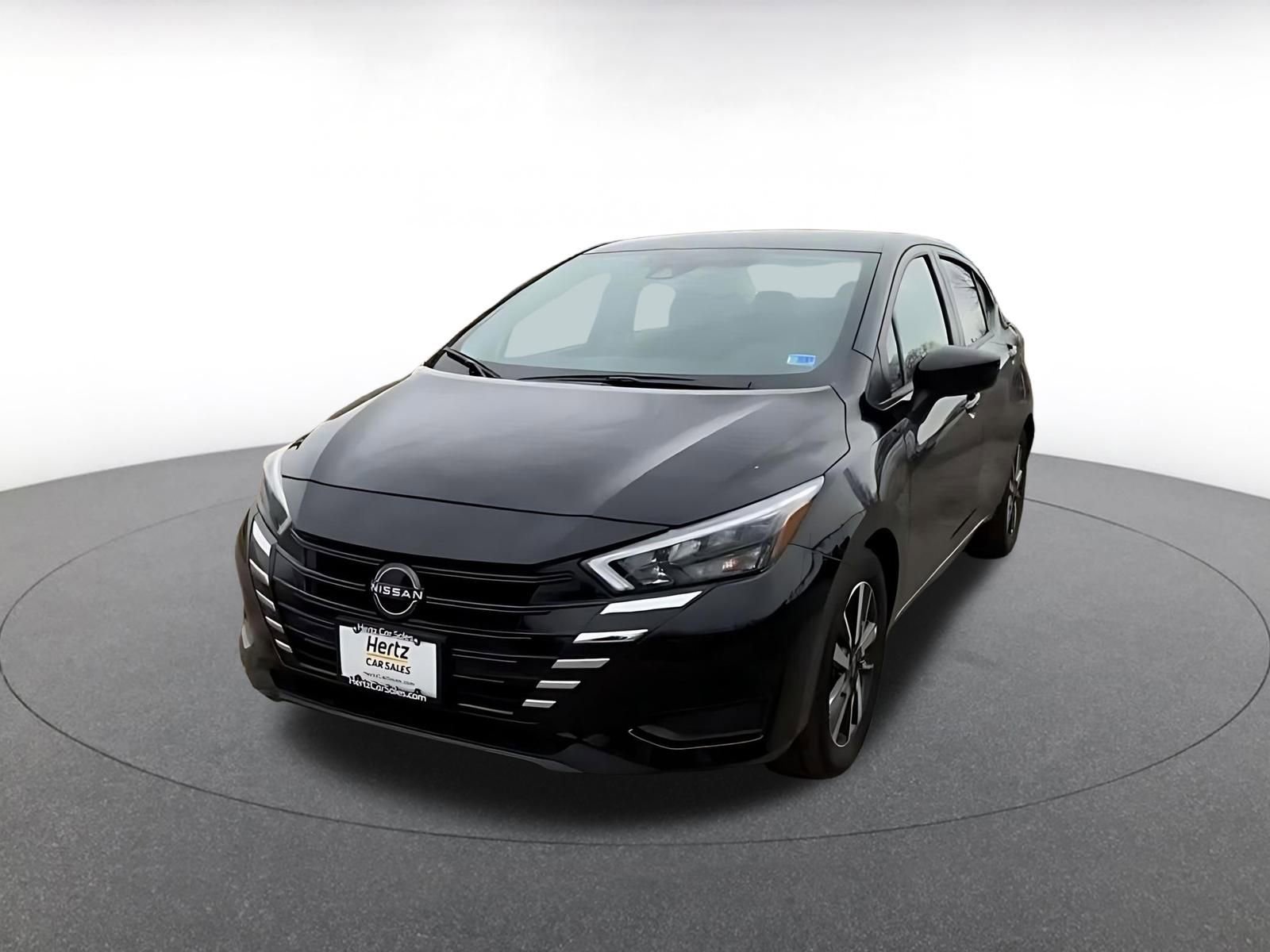 Used 2025 Nissan Versa SV image 7