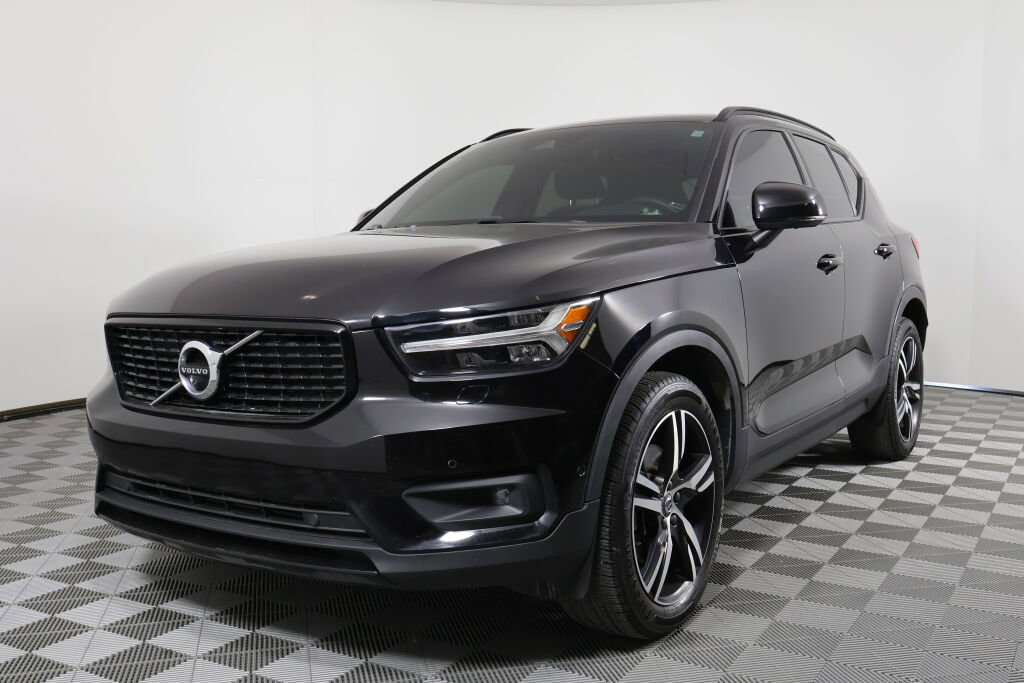 Used 2022 Volvo XC40 T5 R-Design image 5