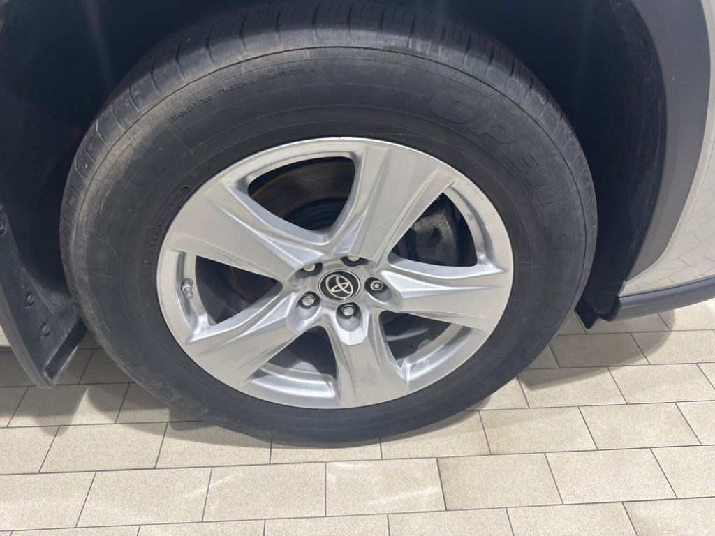 Used 2023 Toyota Highlander LE image 49