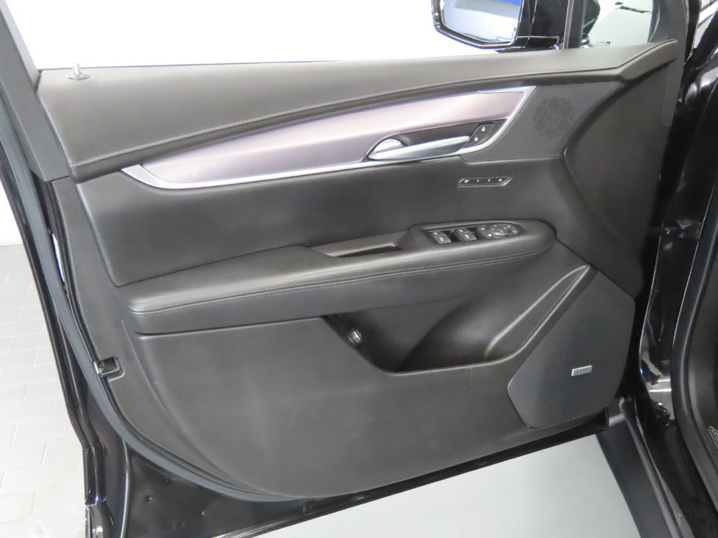 Used 2018 Cadillac XT5 Premium Luxury AWD/4WD image 35