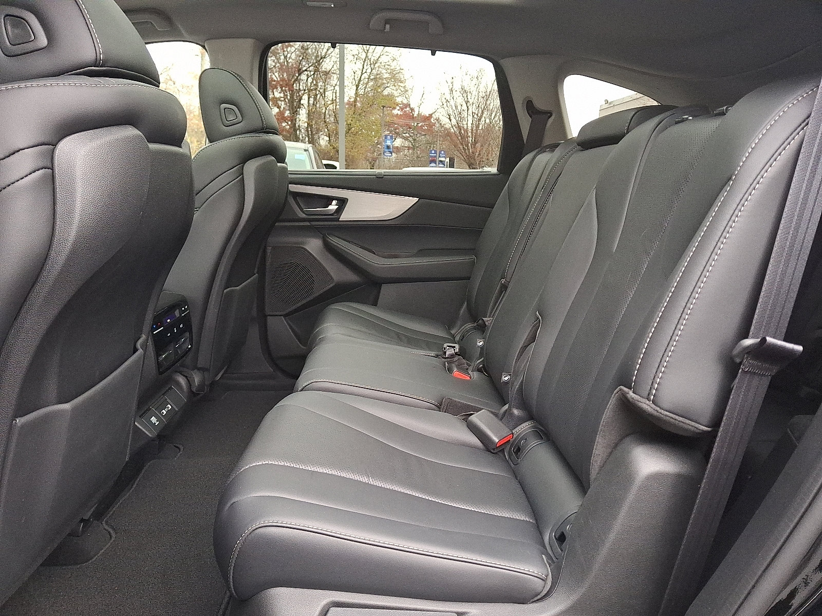 Certified 2023 Acura MDX w/ Technology Package image 11