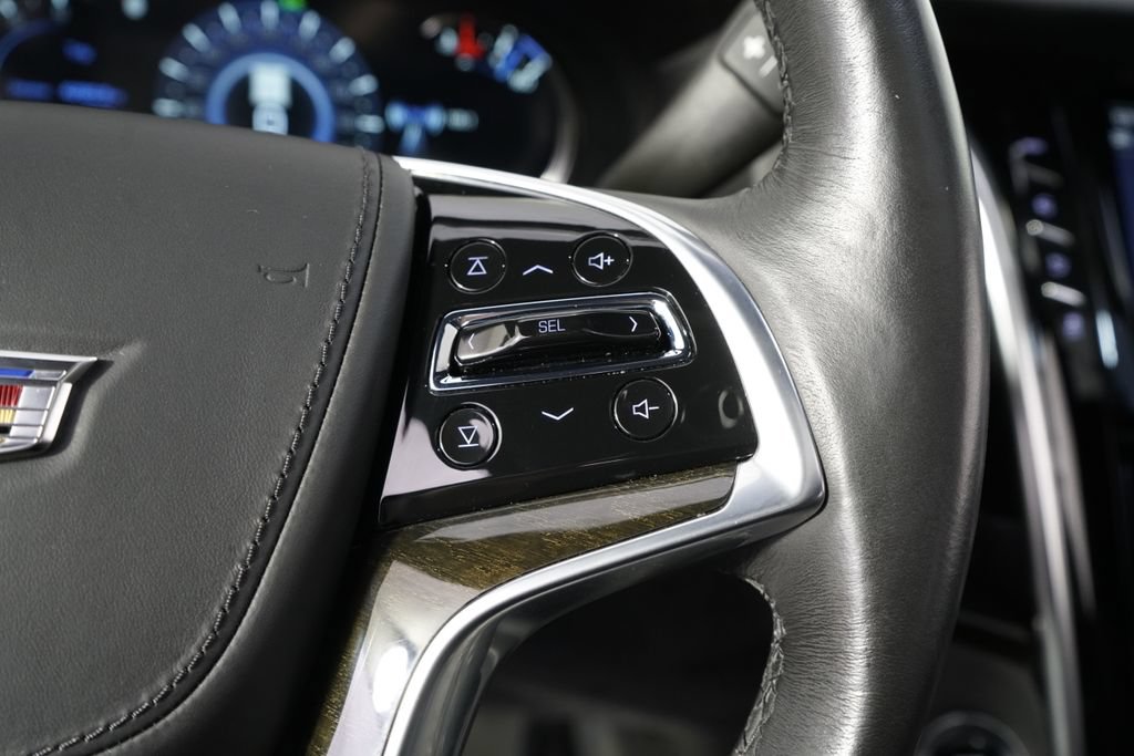 Used 2020 Cadillac Escalade Platinum AWD/4WD image 34