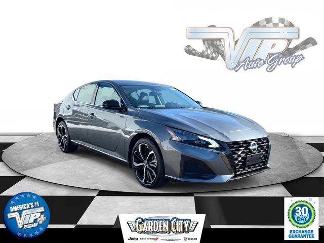 Used 2025 Nissan Altima 2.5 SR image 1