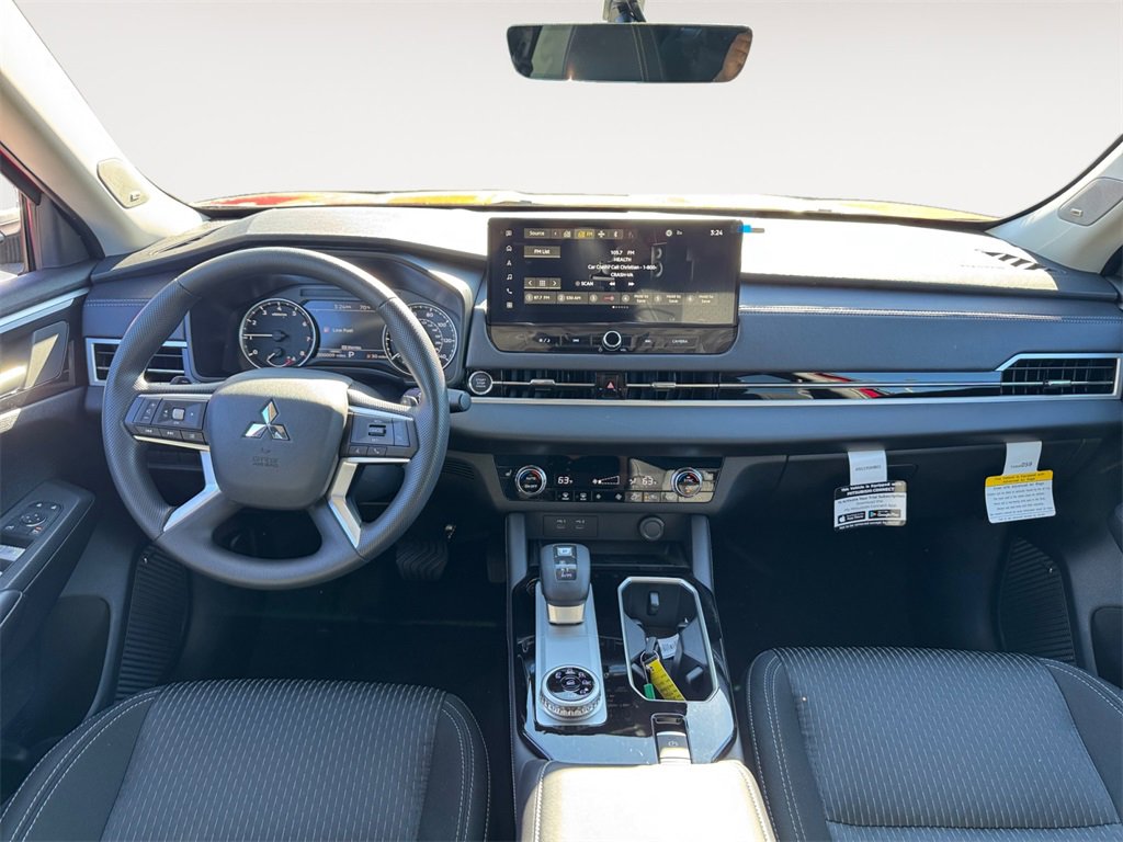 New 2025 Mitsubishi Outlander ES image 10