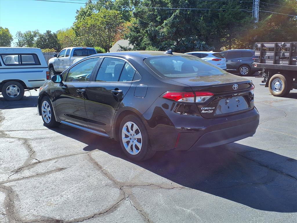Used 2024 Toyota Corolla LE image 4