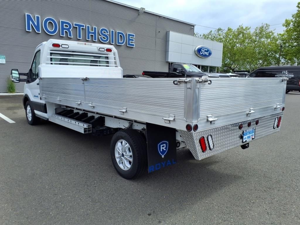 New 2023 Ford E-Transit image 7