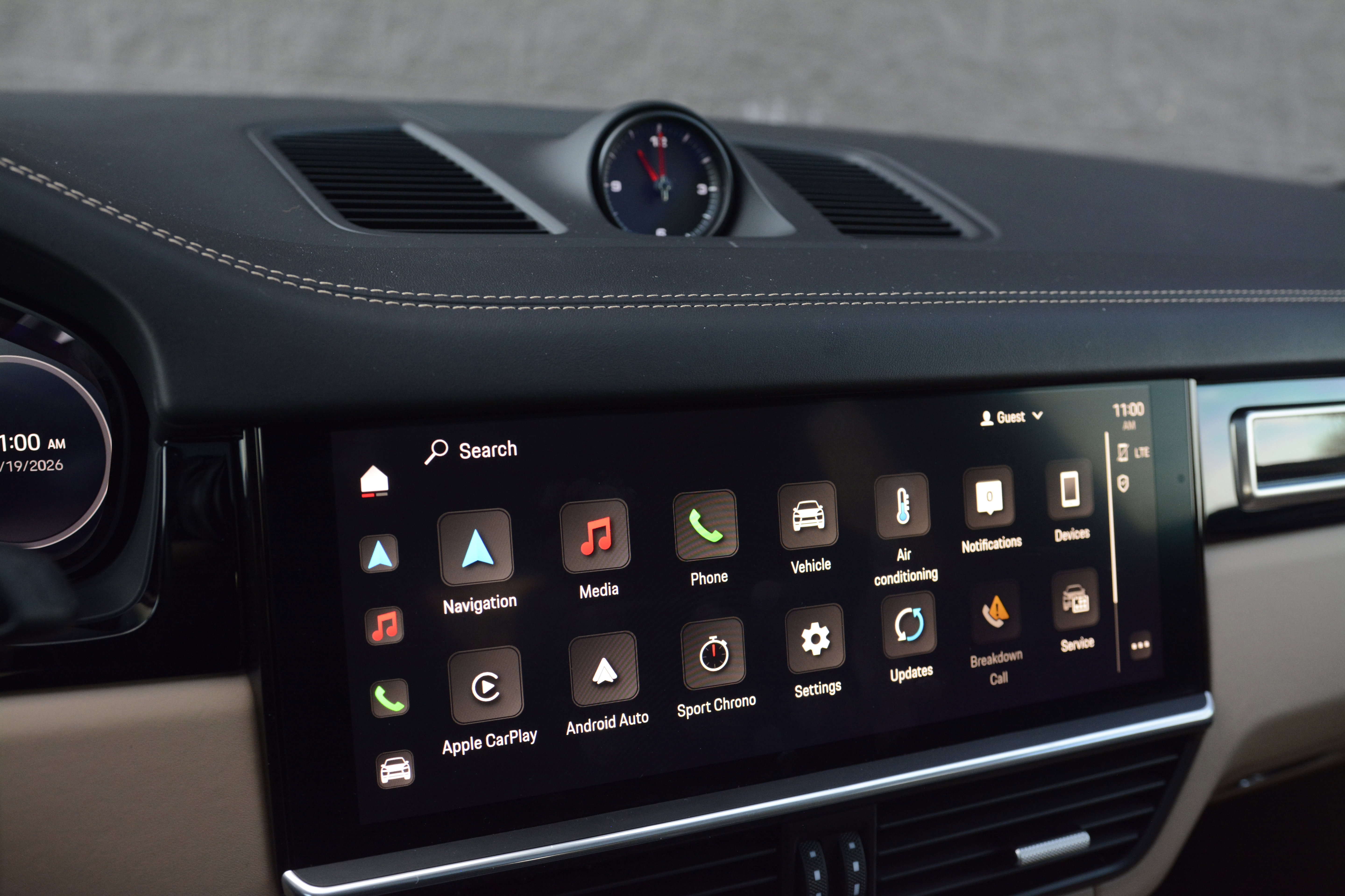 Certified 2023 Porsche Cayenne S Platinum image 23