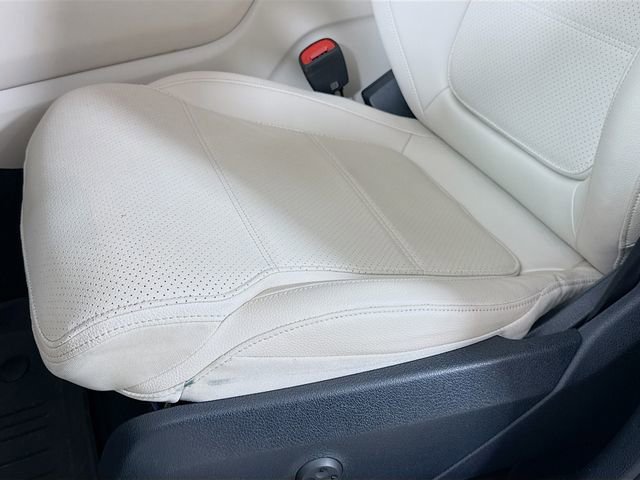 Used 2023 Mercedes-Benz GLC 300 image 21