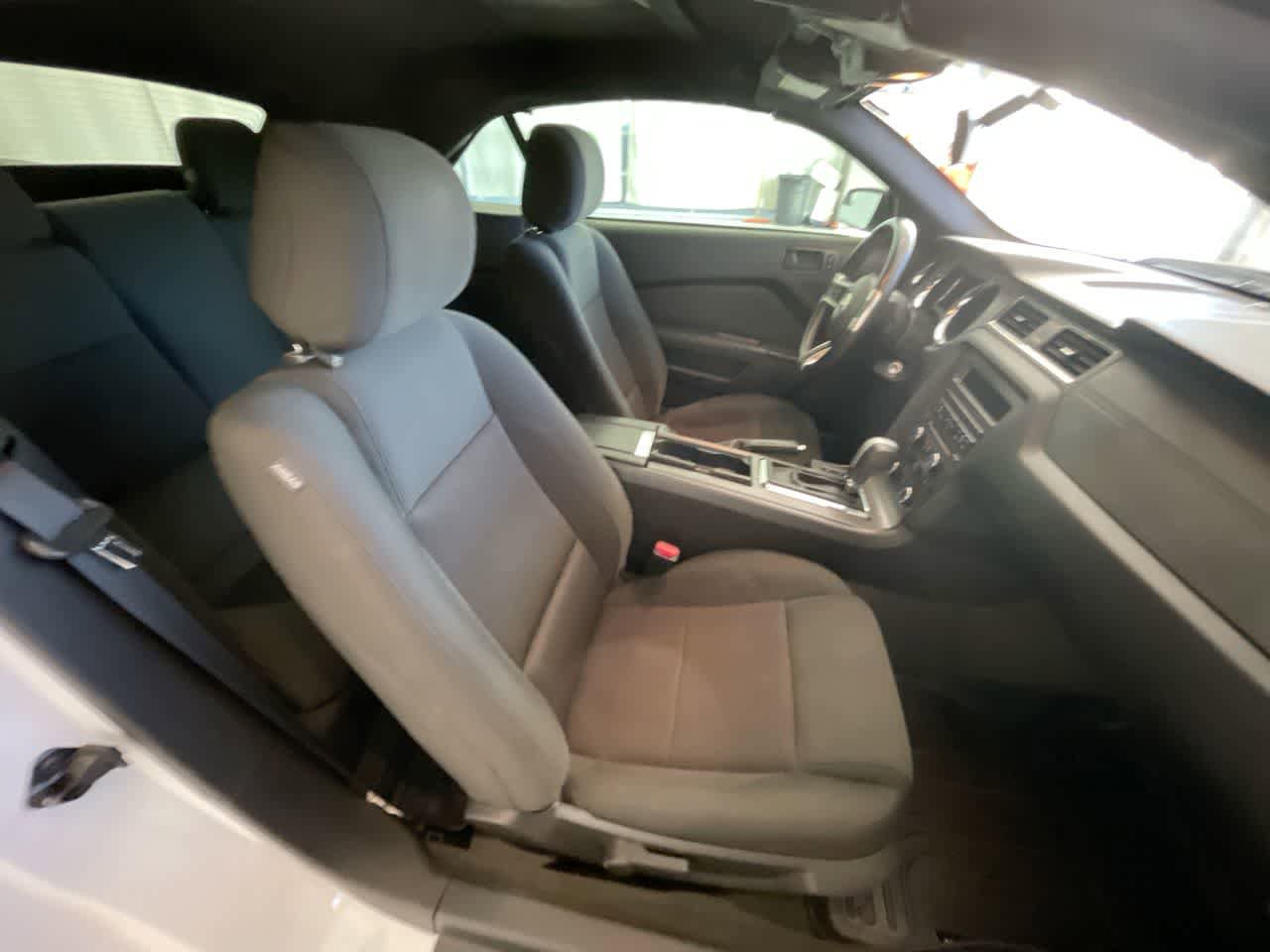 Used 2014 Ford Mustang Convertible RWD image 22
