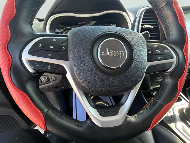 Used 2017 Jeep Cherokee Trailhawk w/ Comfort & Convenience Group AWD/4WD image 22