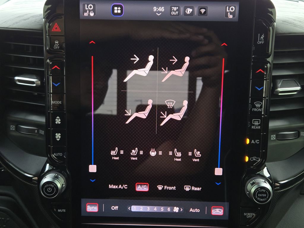 Used 2025 RAM 2500 Limited AWD/4WD image 14