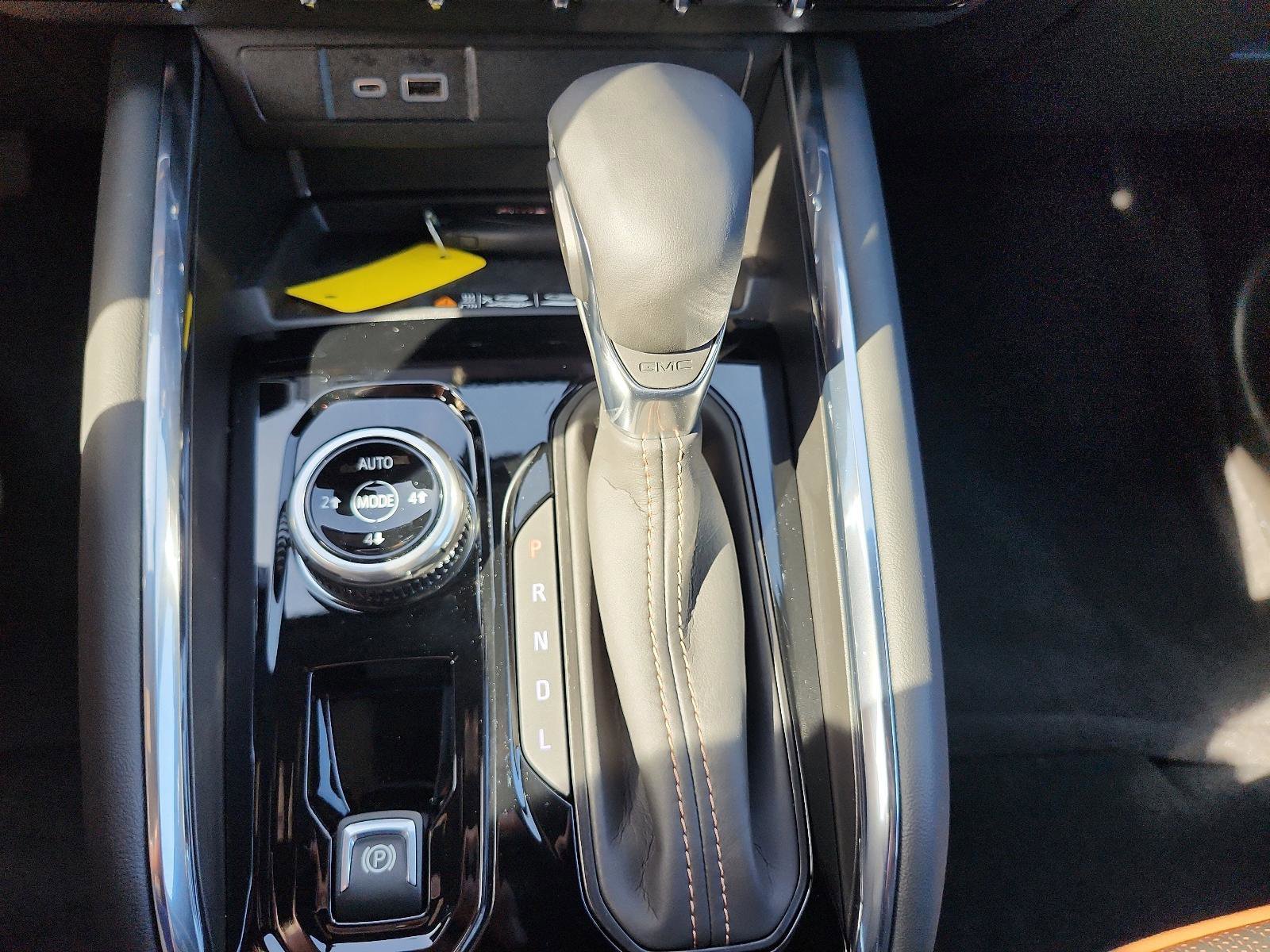 Used 2025 GMC Canyon AT4 w/ Nightfall Edition image 20