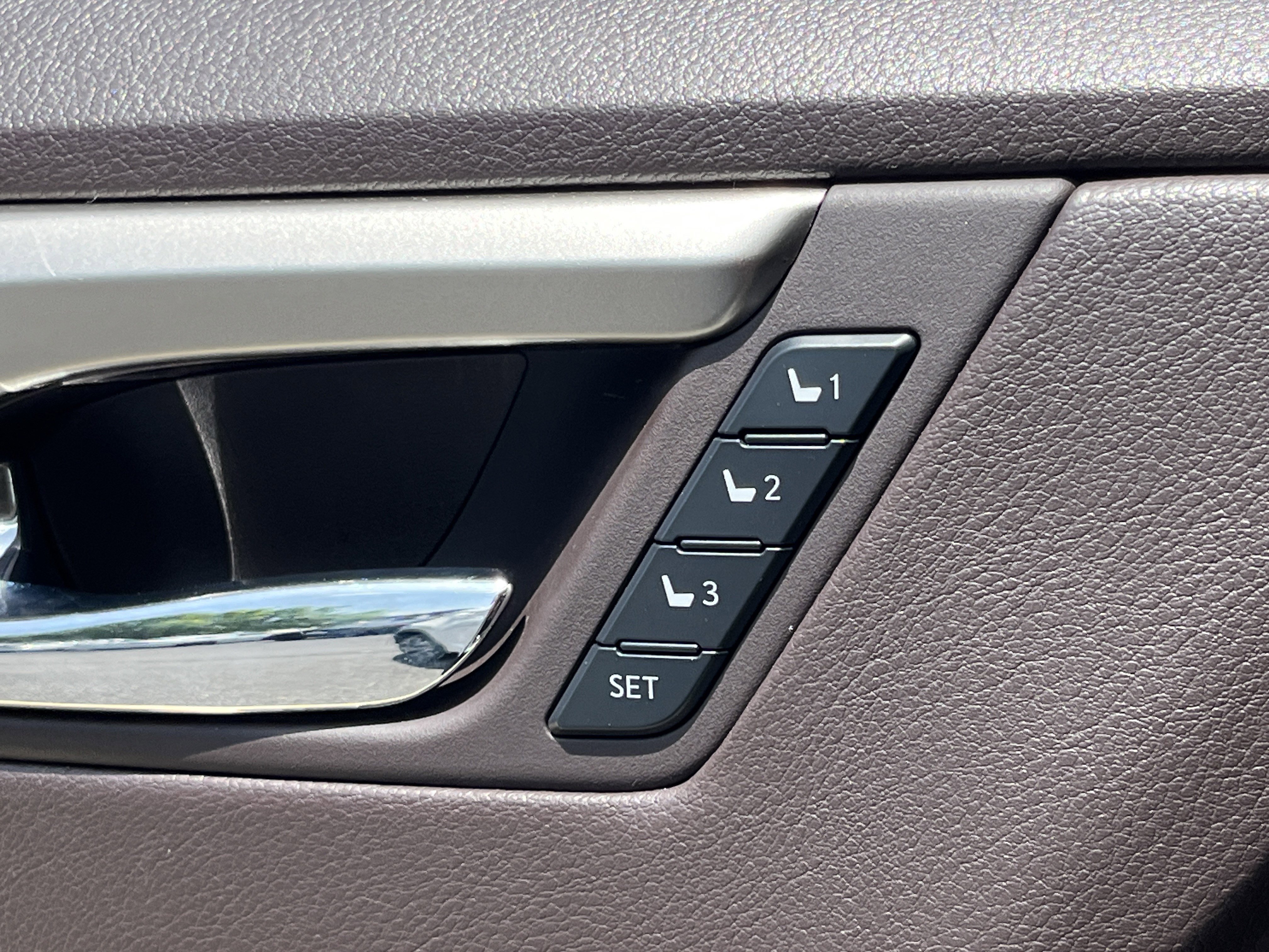 Used 2020 Lexus RX 450h AWD w/ Premium Package image 17