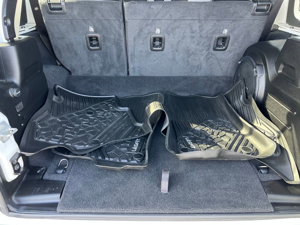 Used 2022 Jeep Wrangler Unlimited Sahara w/ Cold Weather Group image 17