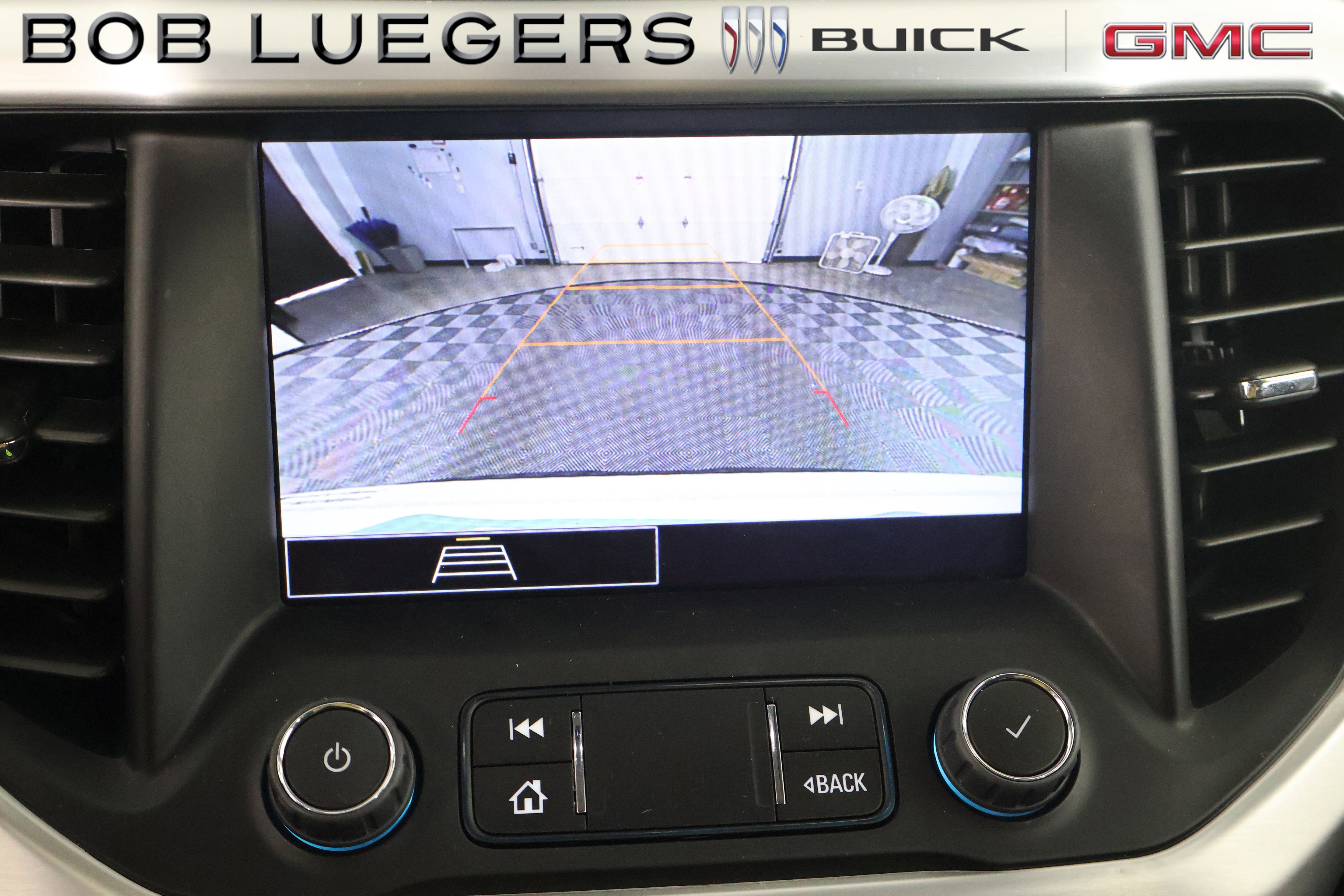 Certified 2023 GMC Acadia SLE w/ Driver Convenience Package image 29