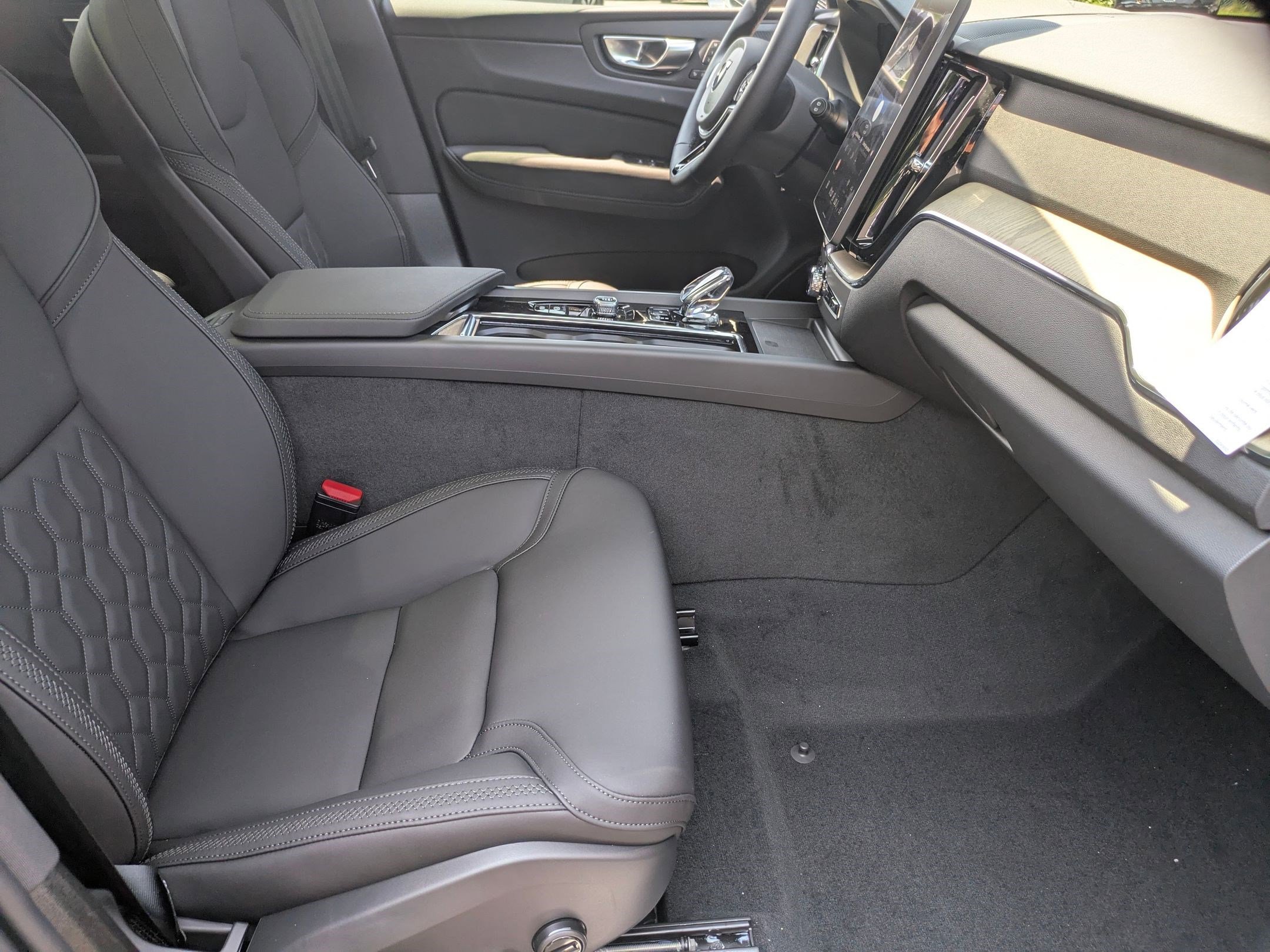 New 2026 Volvo XC60 B5 Plus w/ Protection Package Premier image 27